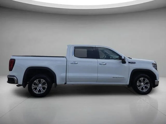 Used 2025 Summit White GMC SLT image 6