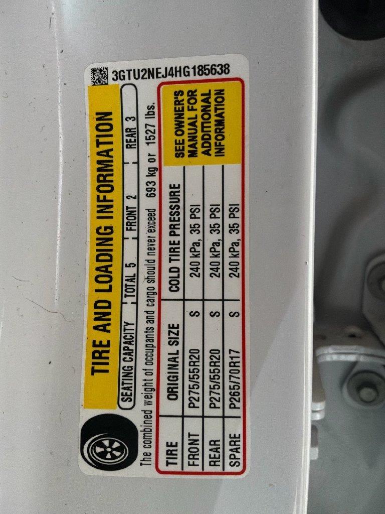 Used 2017 White GMC SLT image 38