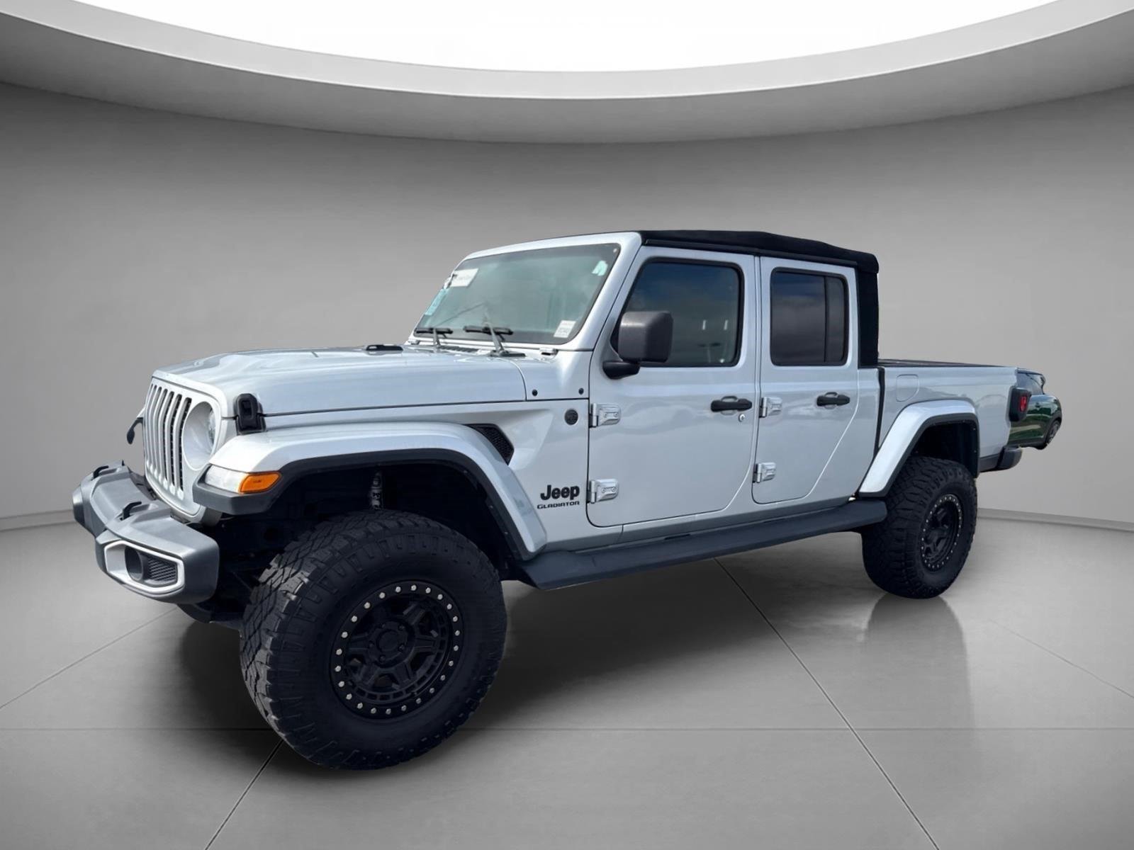 Used 2022 Silver Zynith Clearcoat Jeep Sport S image 3