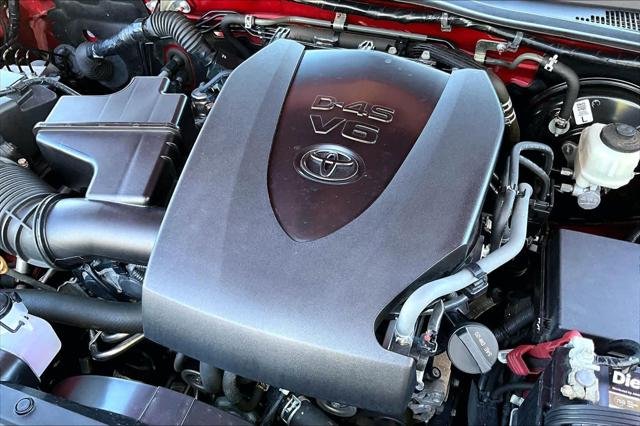 Certified Used 2020 BARCELONA RED MET. Toyota  image 30