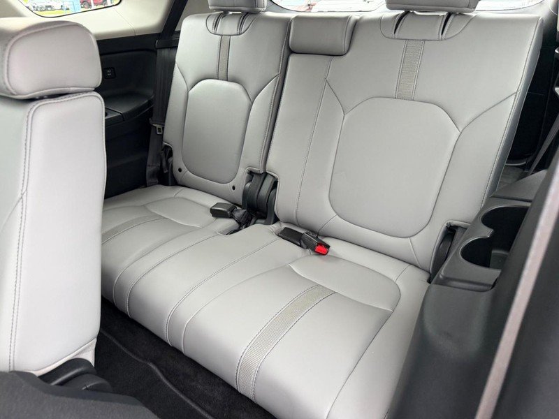 Certified Used 2025 Platinum White Pearl Honda AWD EX-L image 9