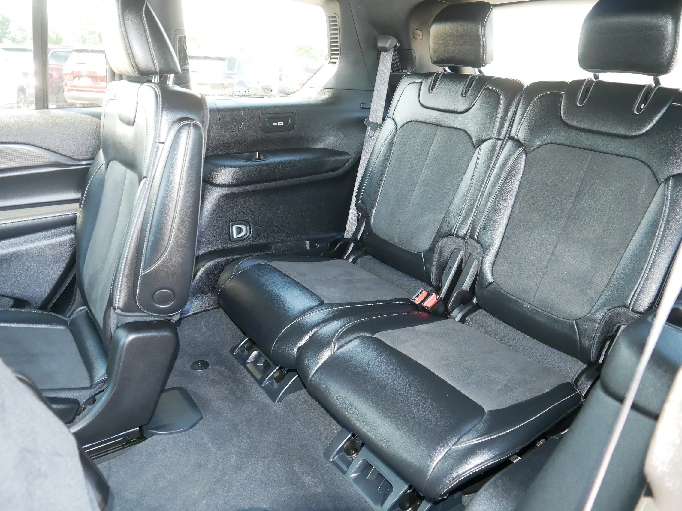 Used 2024 Velvet Red Pearlcoat Jeep Altitude X image 36