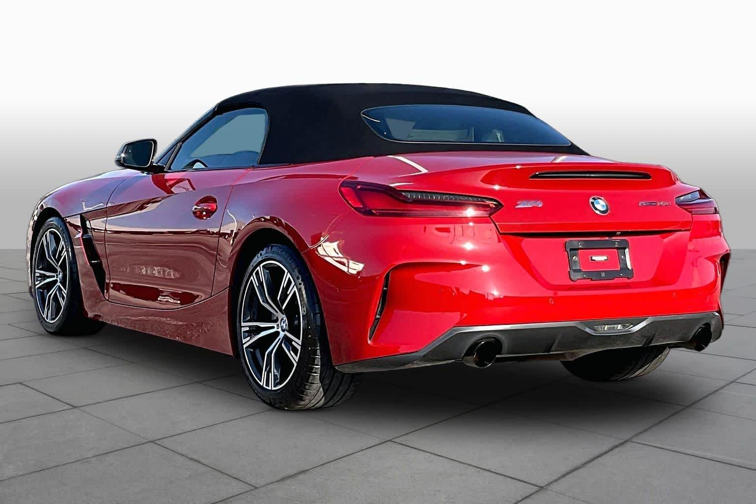 Used 2023 San Francisco Red Metallic BMW sDrive30i image 21