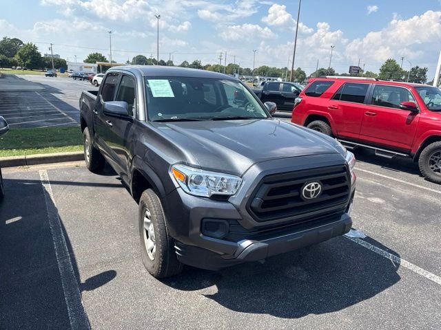 Used 2023  Toyota  image 5