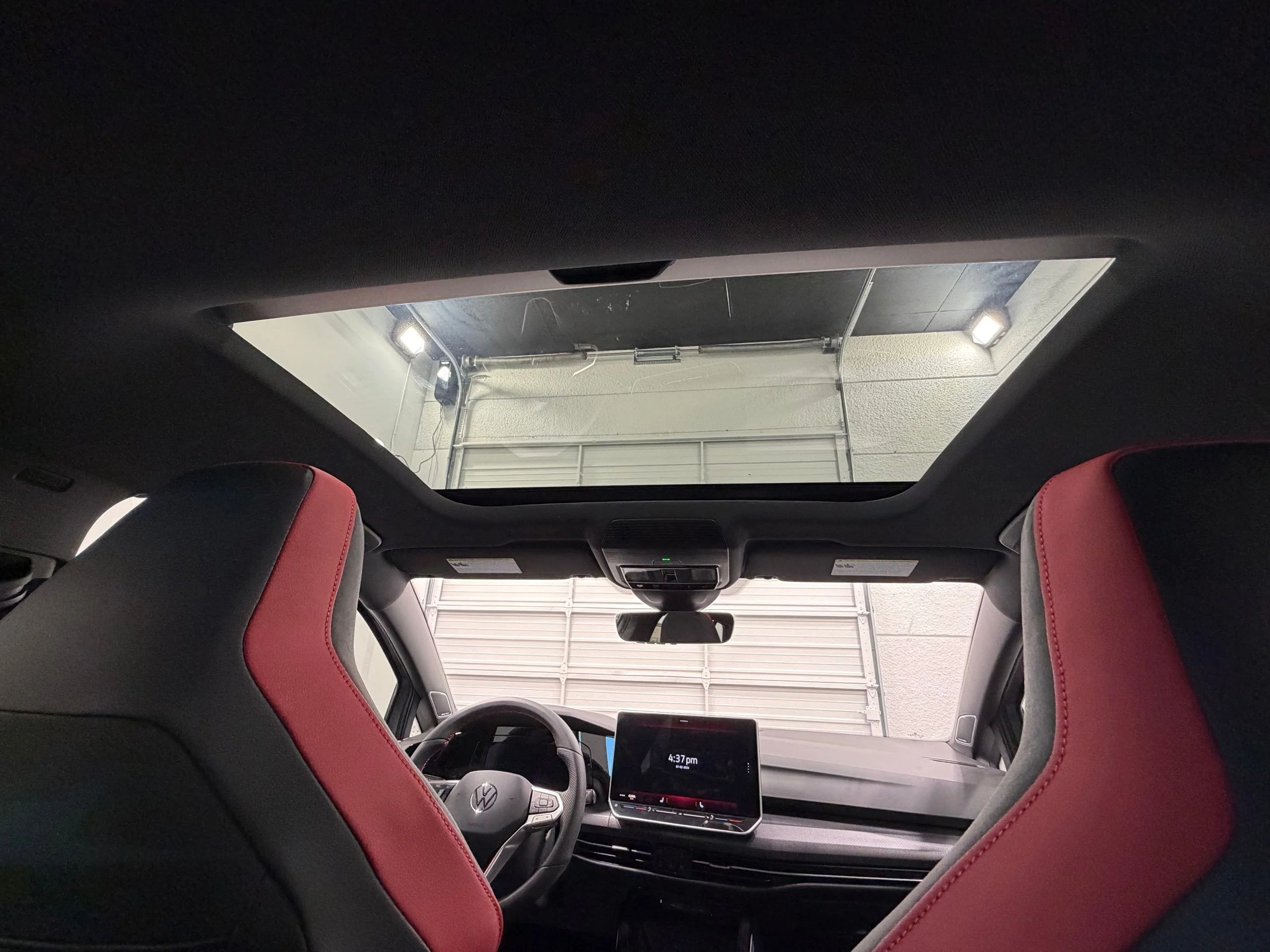 2025 Volkswagen Golf GTI SE - Photo 38