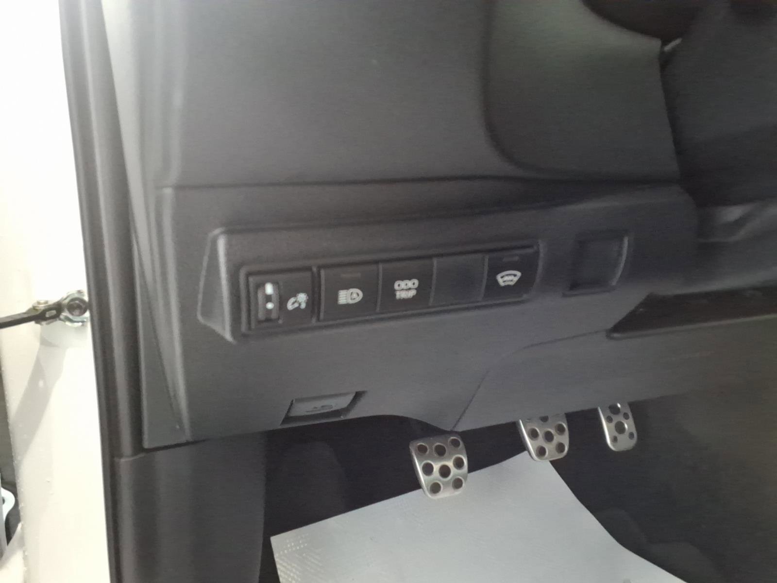 2025 Toyota GR Corolla Core - Photo 17