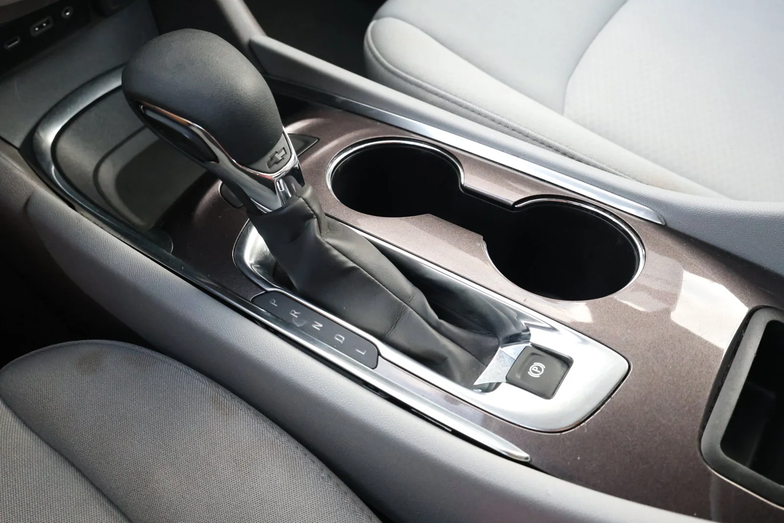 Used 2024 White Chevrolet LT image 23