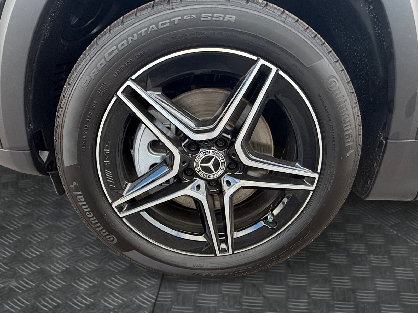 New 2026 Cosmos Black Metallic Mercedes-Benz GLB 250 image 9