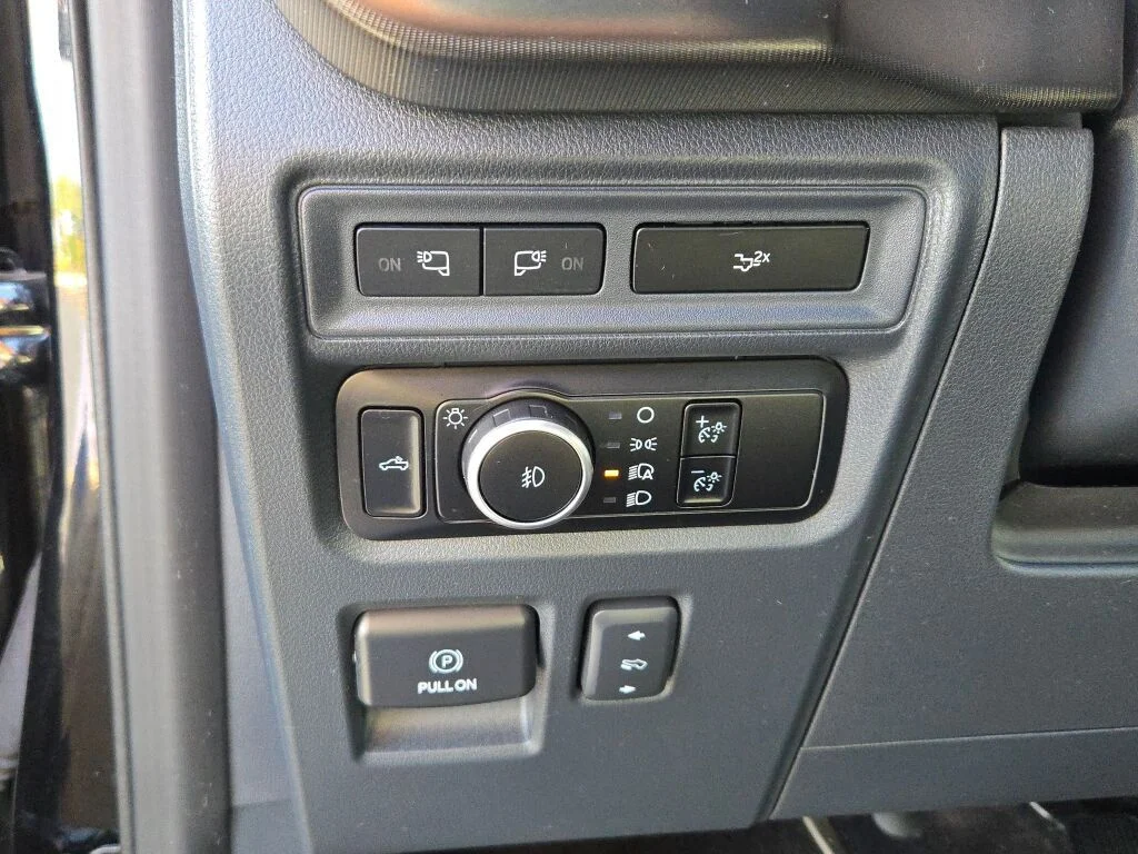 Used 2023 Black Ford Platinum image 26