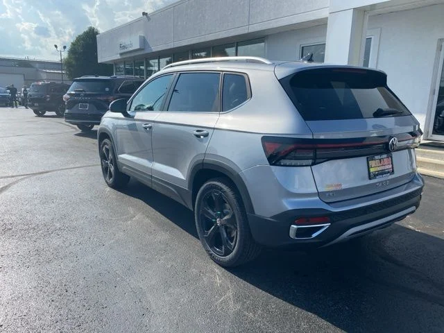 2025 Volkswagen Taos SEL - Photo 16