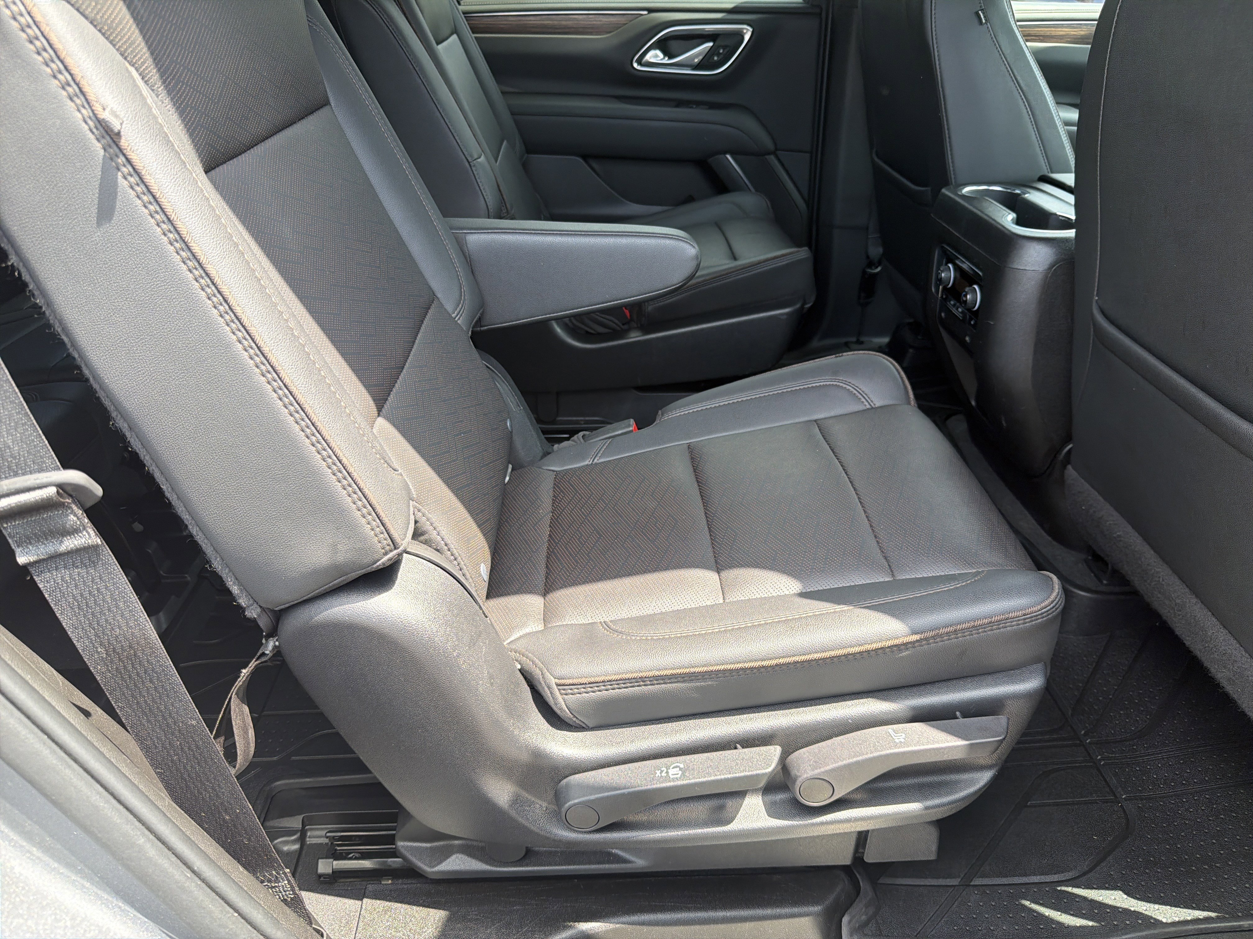 Used 2022 Satin Steel Metallic Chevrolet High Country image 27