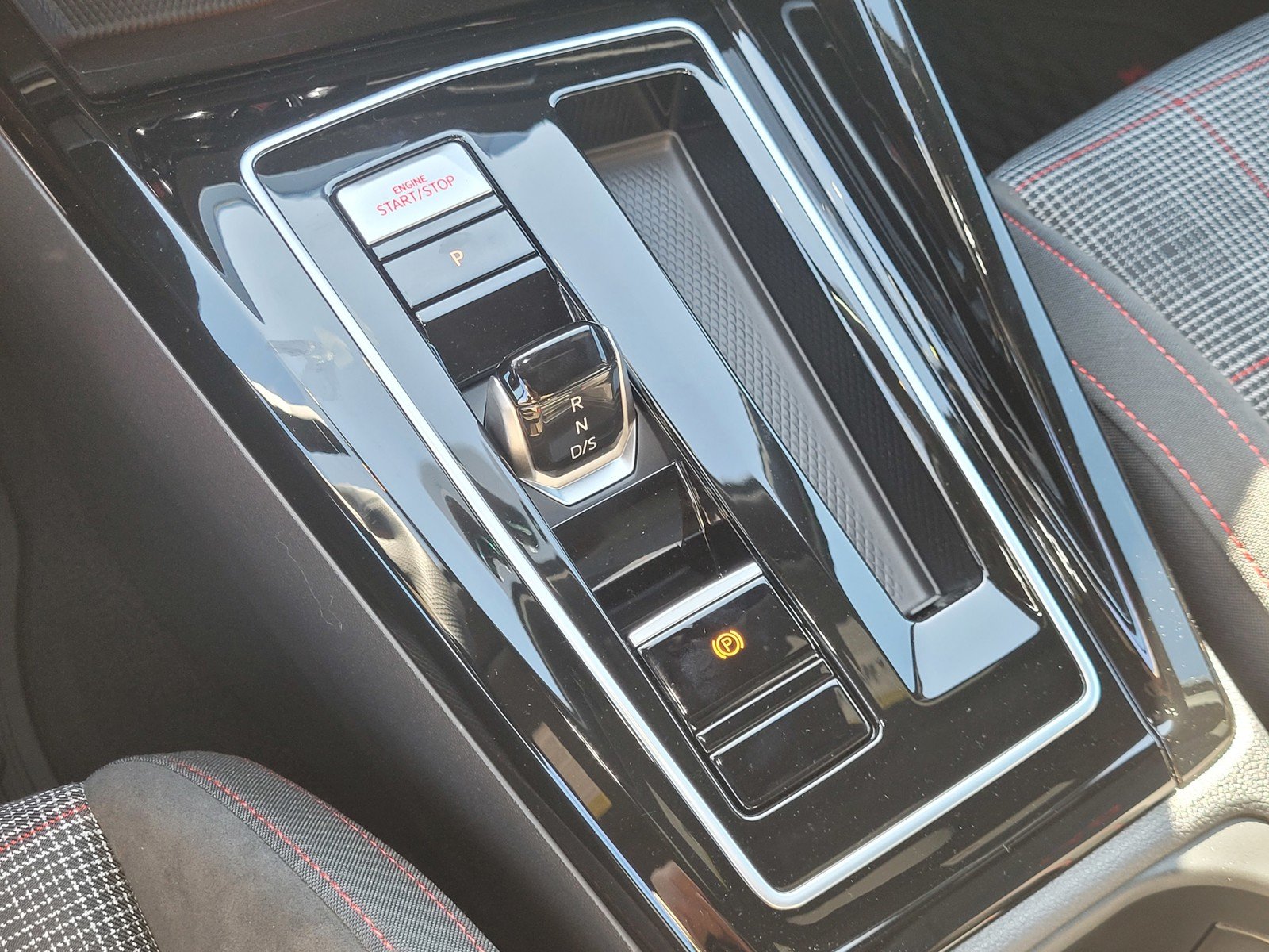 New 2024 Black Volkswagen 2.0T SE image 12