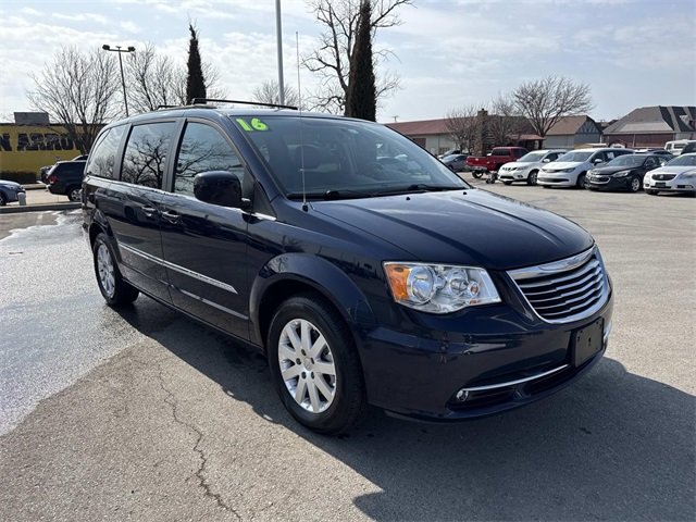 2016 Chrysler Town & Country Touring