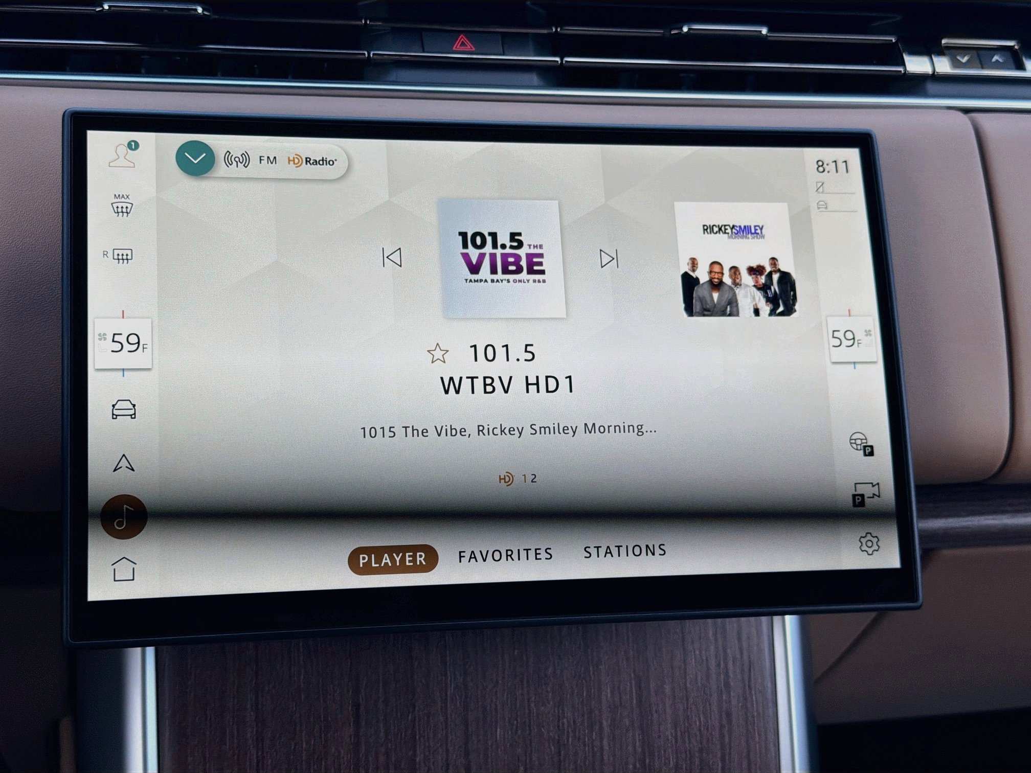 New 2027 Ostuni Pearl White LAND ROVER SE image 32