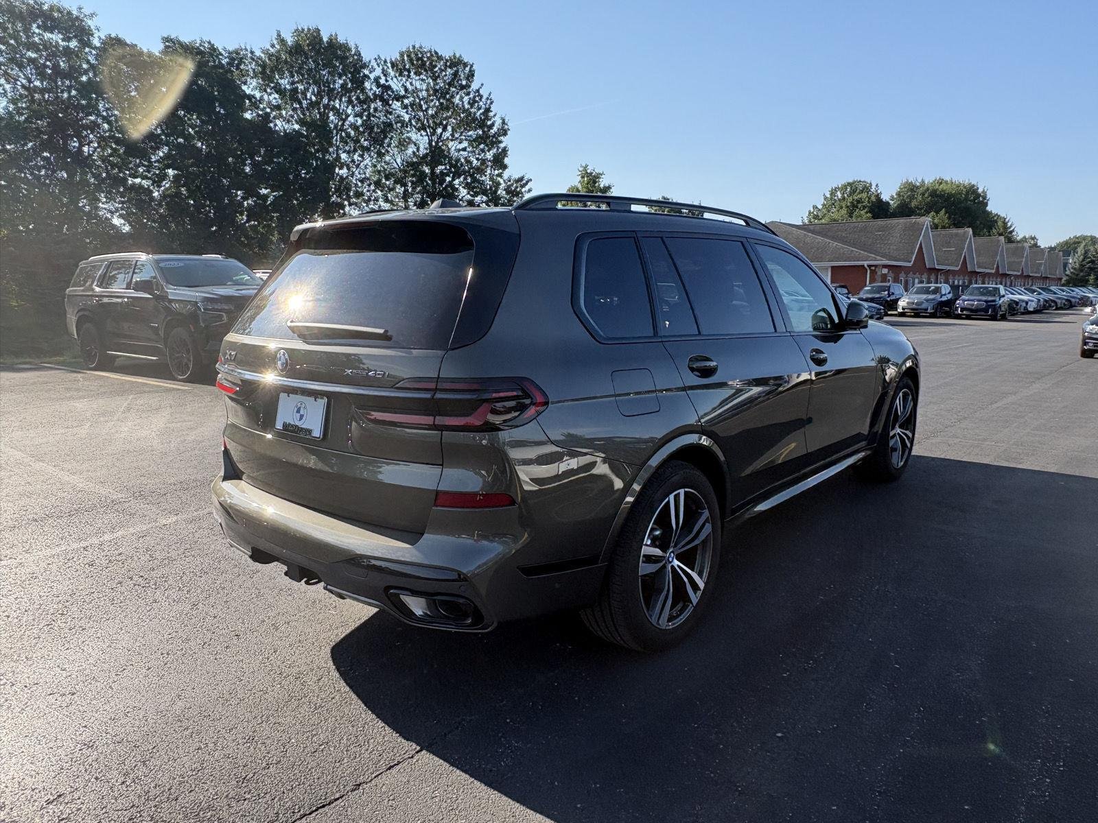 New 2026 Manhattan Green Metallic BMW xDrive40i image 7