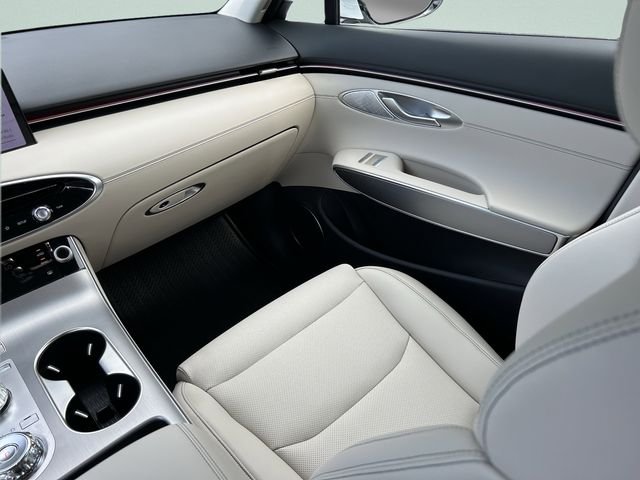 New 2026 White Genesis 2.5T Select image 10