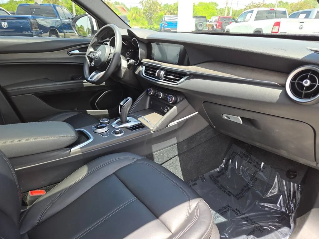 Certified Used 2022 Alfa White Alfa Romeo Ti image 14