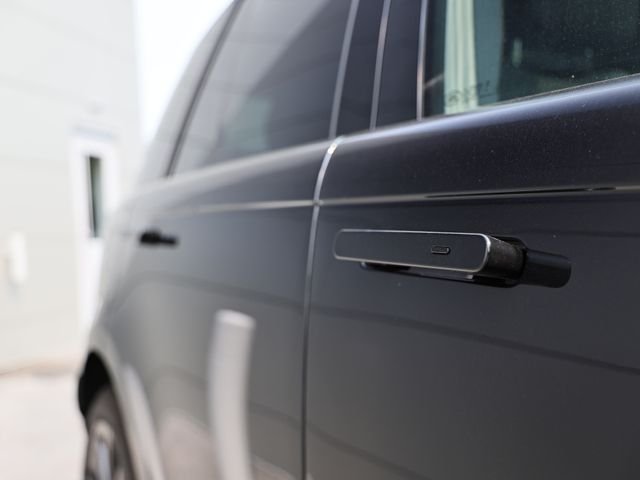 New 2026 Santorini Black LAND ROVER SE image 14