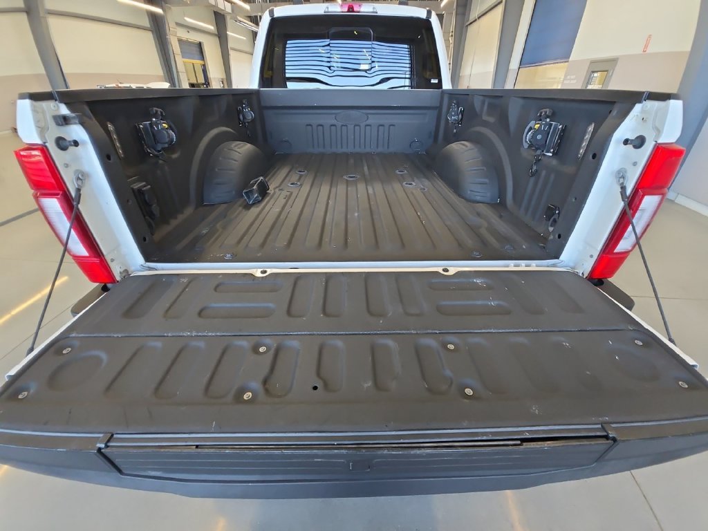 Used 2022 White Ford Platinum image 29
