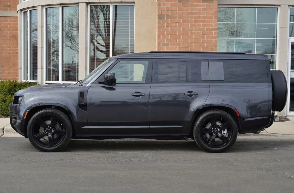New 2026 Carpathian Grey Land Rover X-Dynamic SE image 2