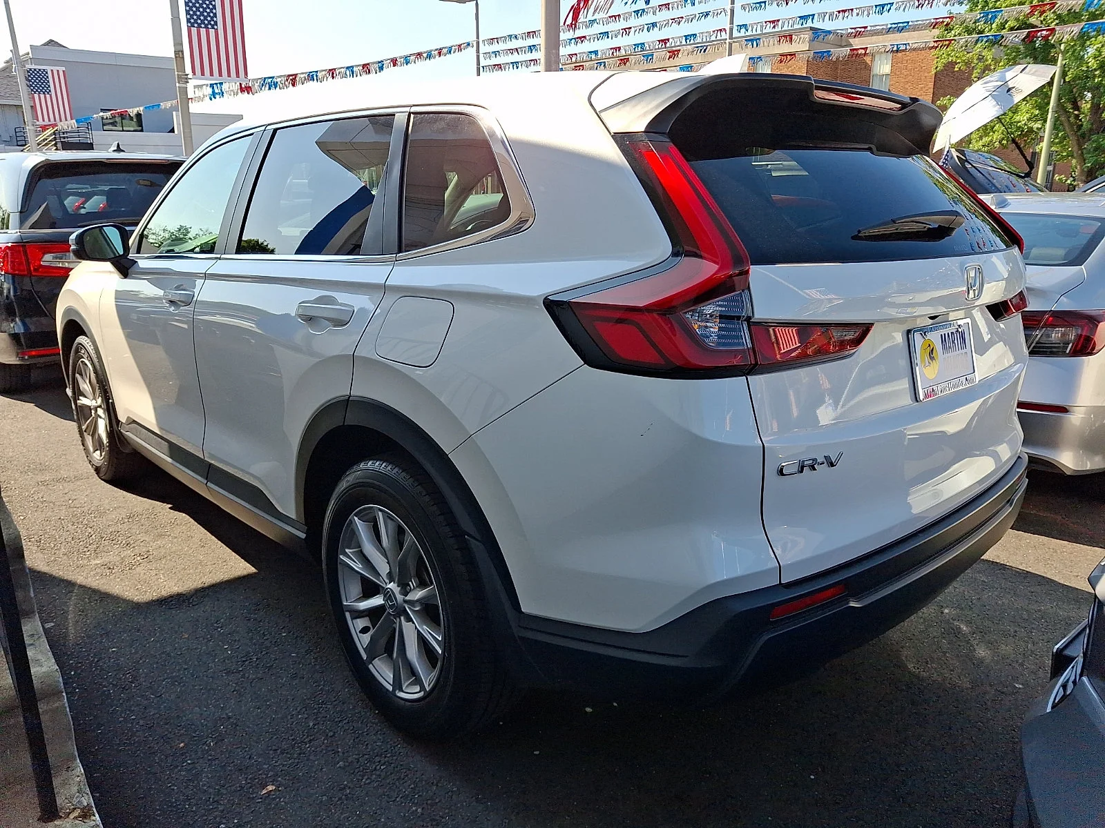 Used 2025 Platinum White Pearl Honda EX image 5