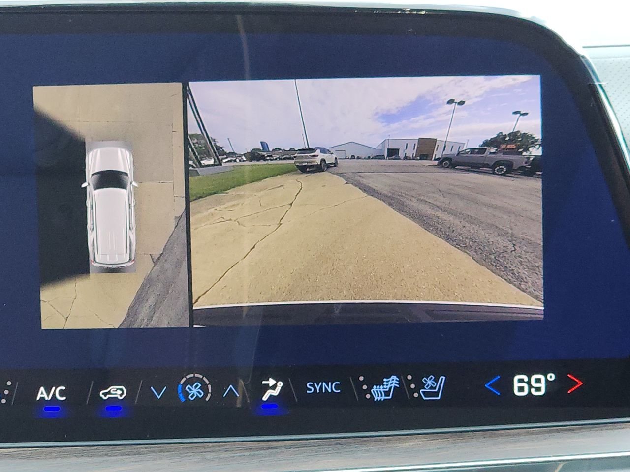 New 2026 Polar White Tricoat Chevrolet Premier image 16