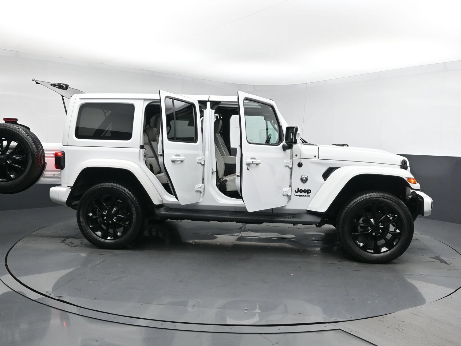 Used 2022 Bright White Clearcoat Jeep Unlimited High Altitude image 29