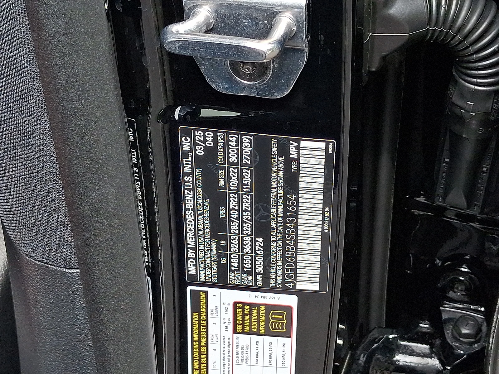 Used 2025 Black - 040 Mercedes-Benz 4MATIC®+ image 25