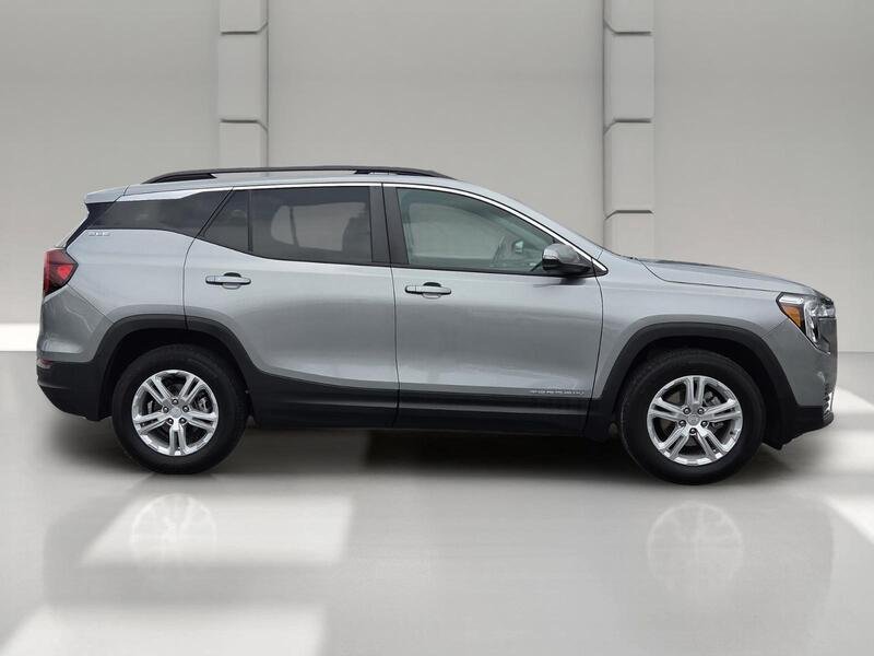 Used 2024 Sterling Metallic GMC FWD 4DR SLE image 6