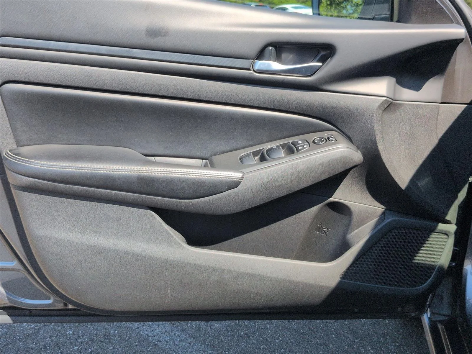 Used 2024 Gun Metallic Nissan 2.5 SV image 15