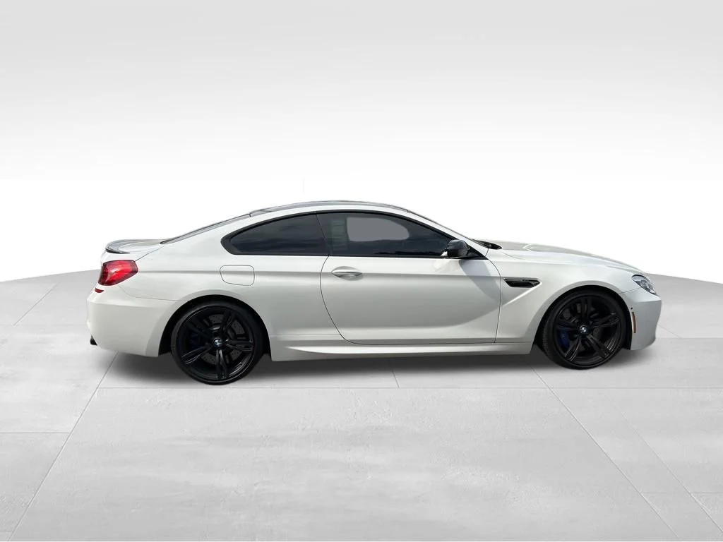 Used 2017 White BMW Competition image 7