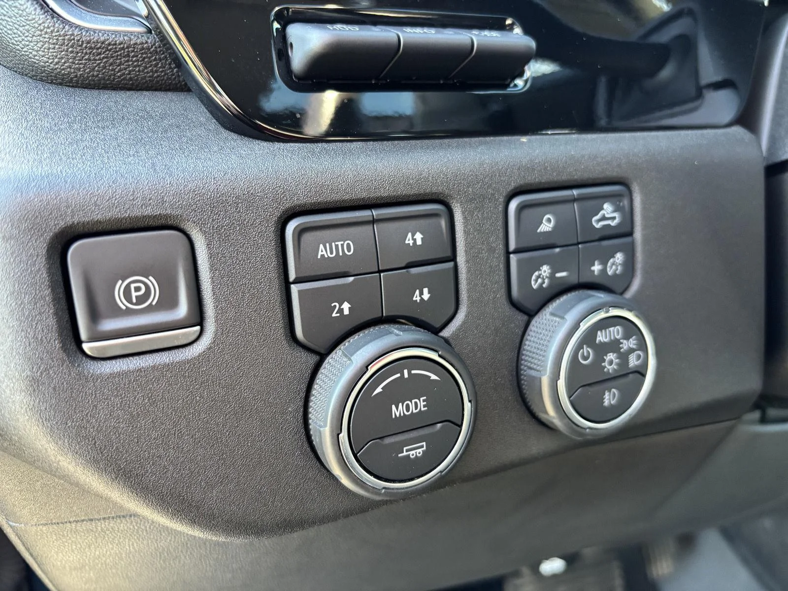Used 2022 NORTHSKY BLUE METALLIC Chevrolet LTZ image 18