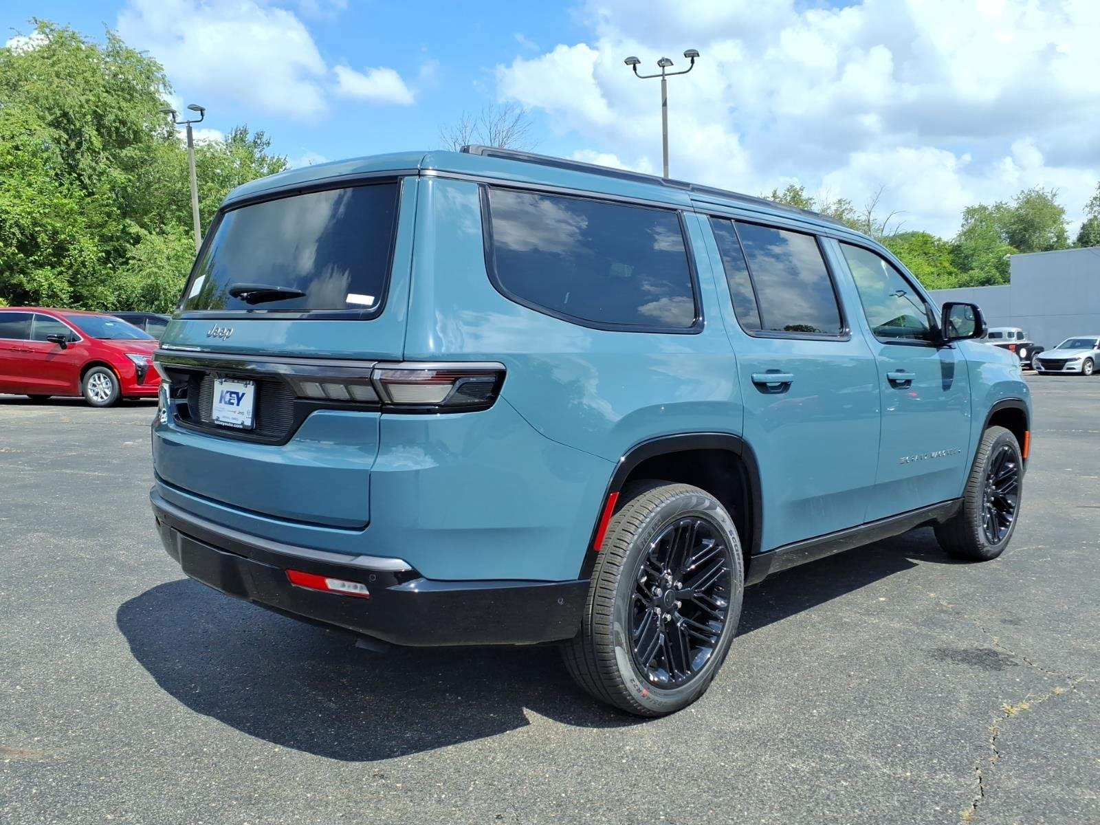 New 2026 Steel Blue Exterior Paint Jeep Limited Reserve 4x4 image 7