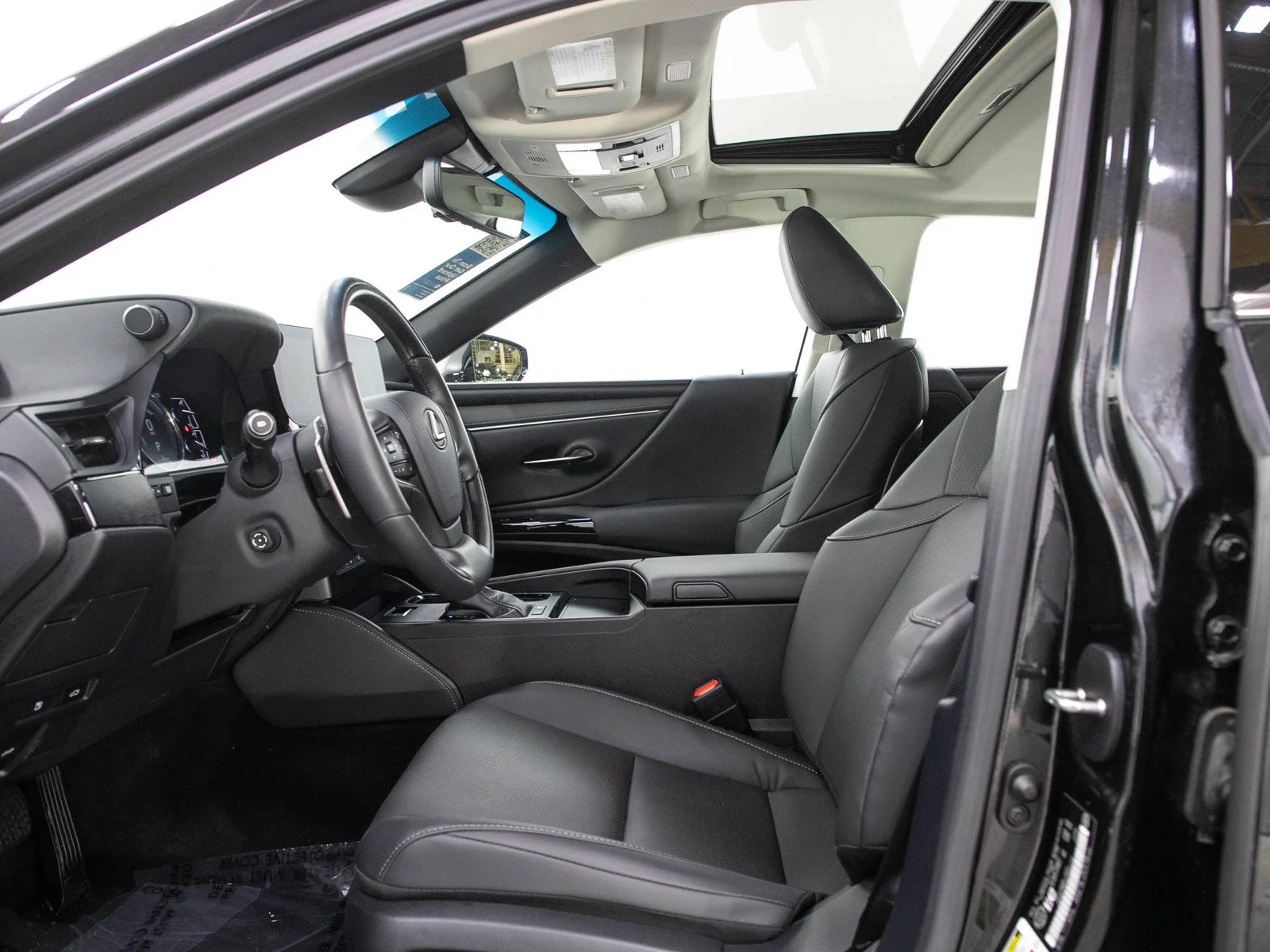 Used 2025 Black Lexus ES 300h F Sport Handling image 22