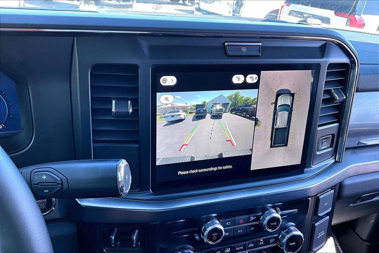Used 2025 OXFORD WHITE Ford LARIAT image 18