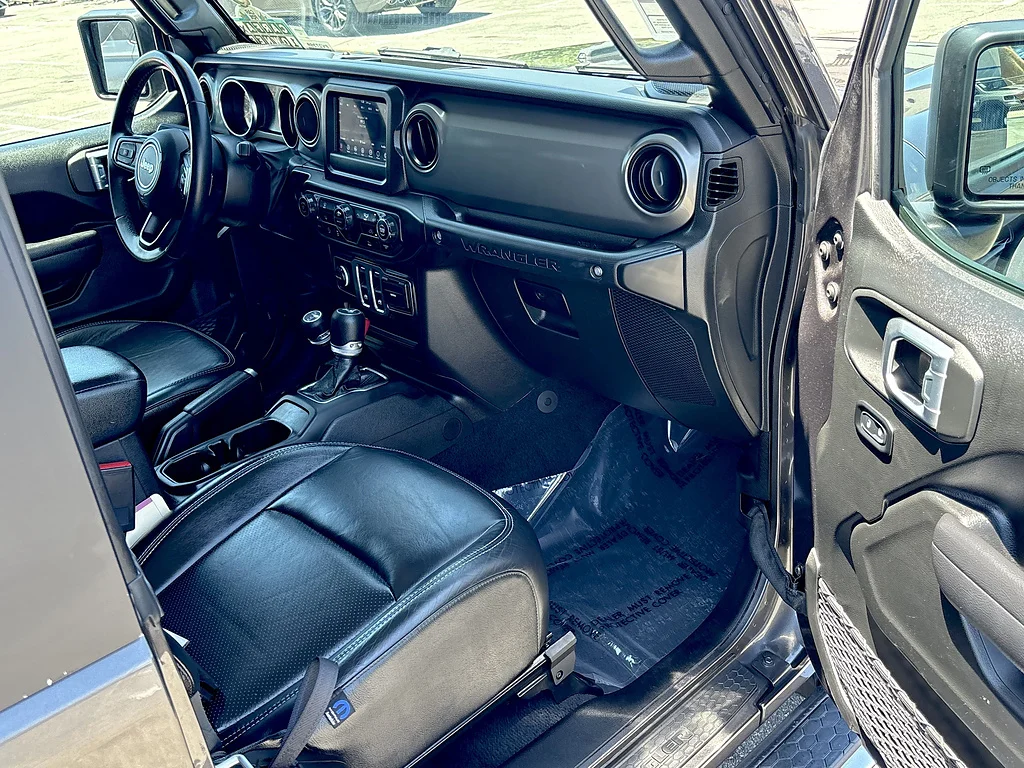 Used 2022 Granite Crystal Metallic Clear Coat Jeep Sport S image 25