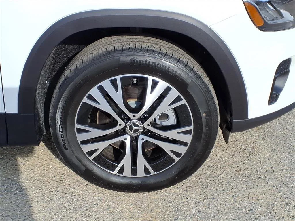 New 2026 Polar White Mercedes-Benz GLB 250 image 33
