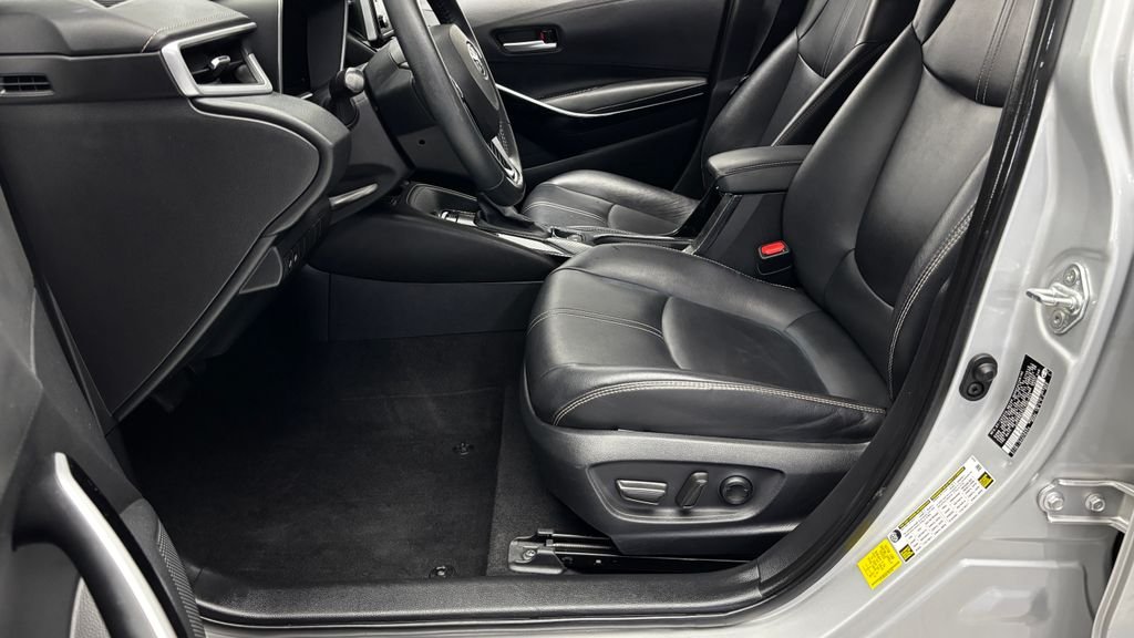 Used 2020 Silver Toyota XLE image 12