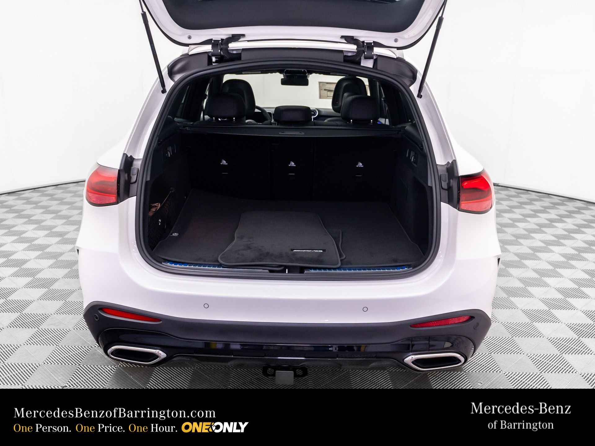 New 2026 Polar White Mercedes-Benz GLC 300 image 35