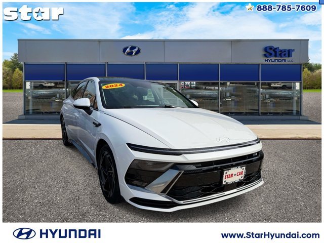 Used 2024 Serenity White Hyundai SEL image 1