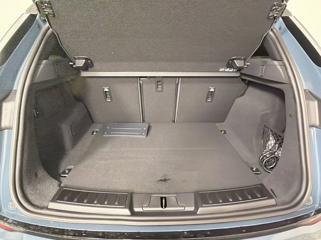 New 2026 Tribeca Blue Land Rover S image 28