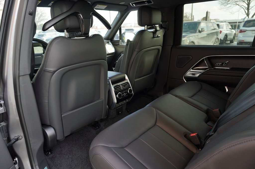 2025 LAND ROVER RANGE ROVER - Image 32