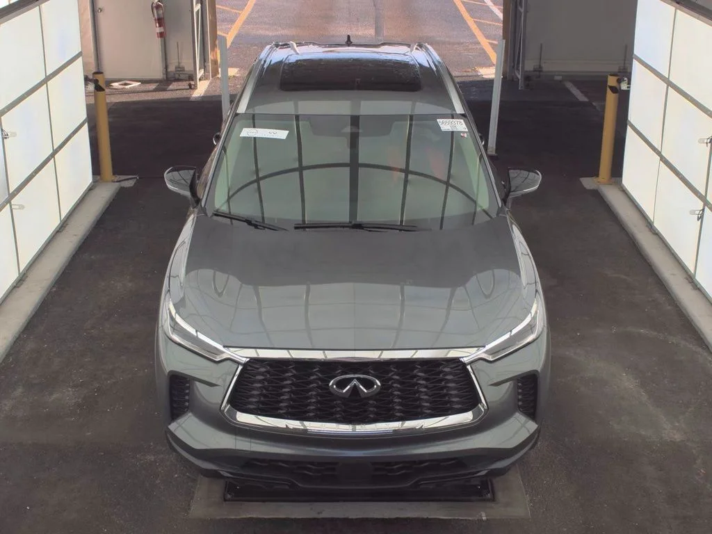 Certified Used 2024 Graphite Shadow INFINITI LUXE image 19