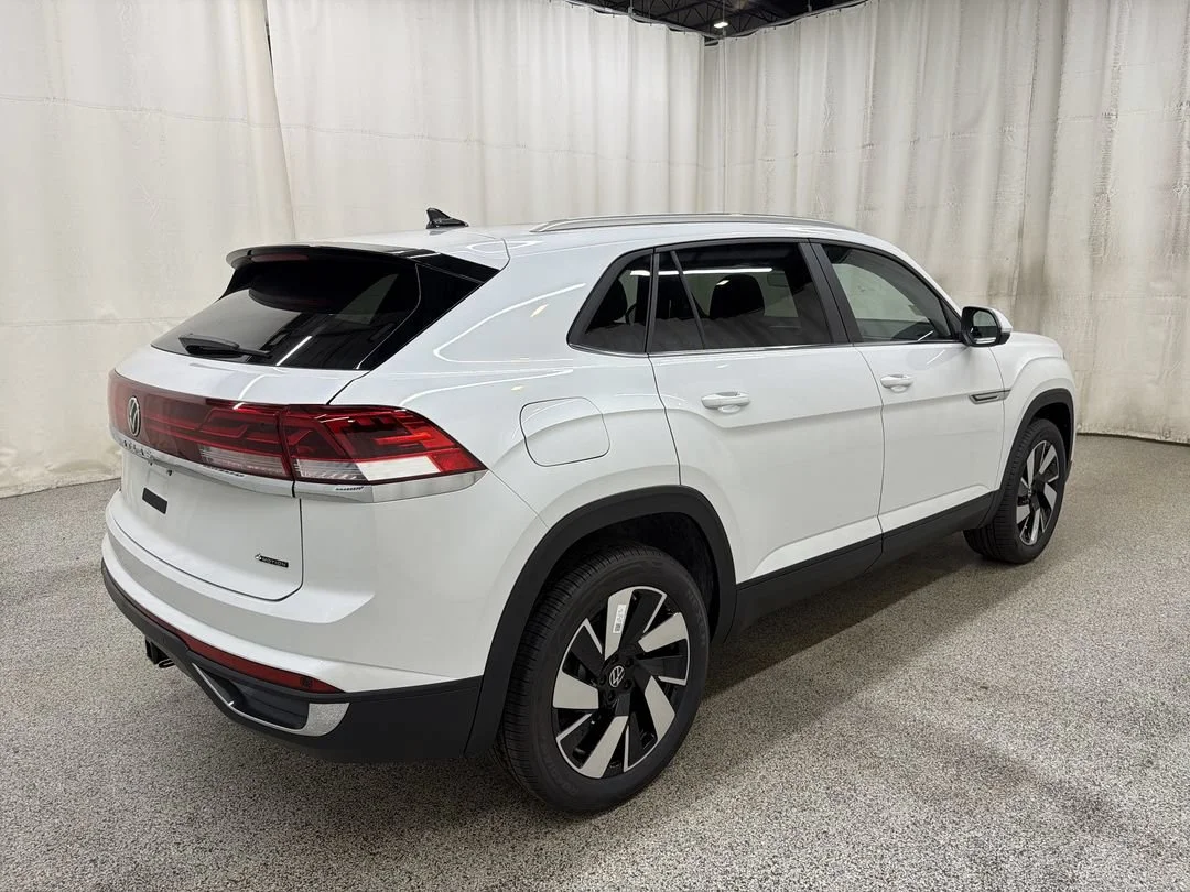 New 2026 Opal White Pearl Volkswagen 2.0T SE w/Technology image 8