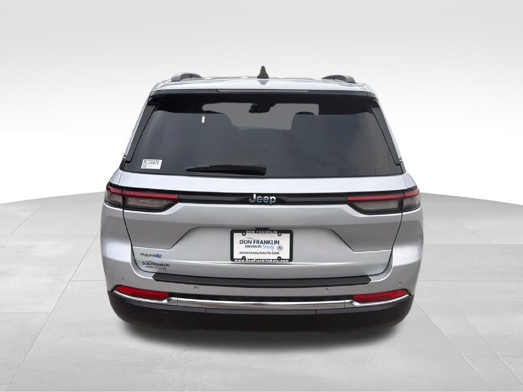 Used 2024 Silver Jeep 4xe image 4