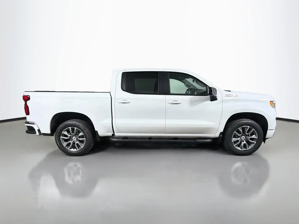 New 2026 Summit White Chevrolet RST image 5