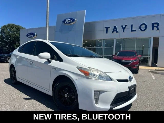 2015 Toyota Prius Three's photo