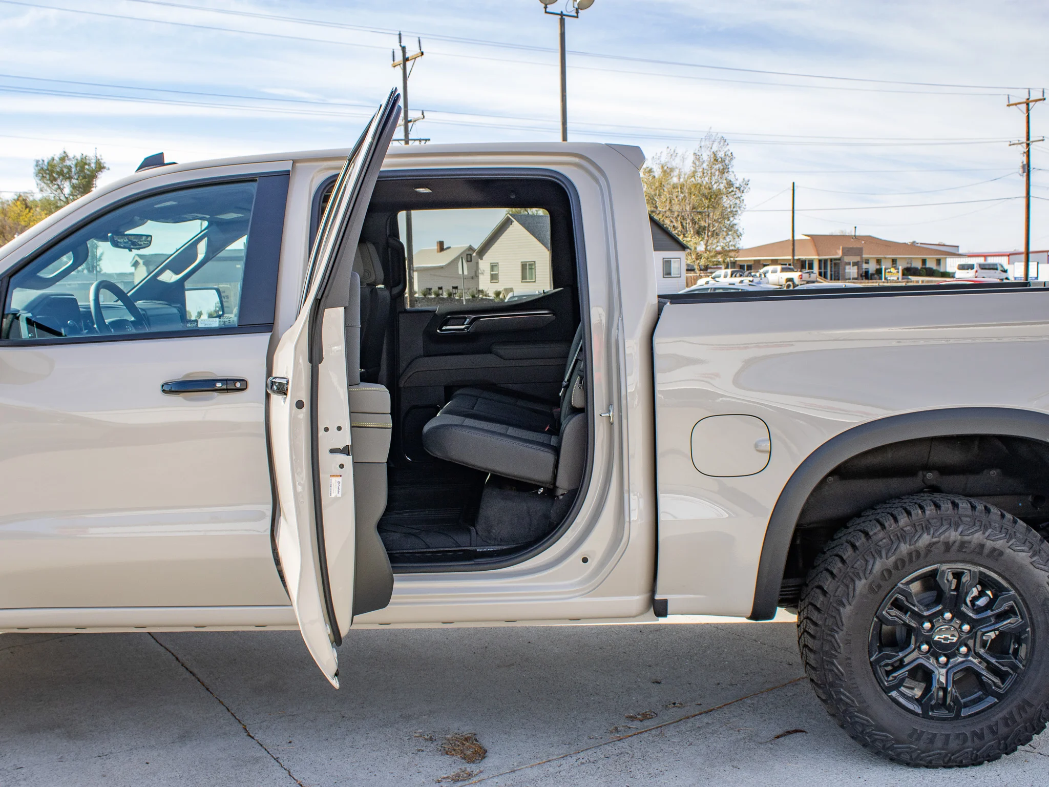 2026 Chevrolet Silverado 1500 ZR2 - Photo 15