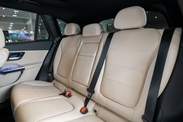 New 2026 Polar White Mercedes-Benz GLC 300 image 30