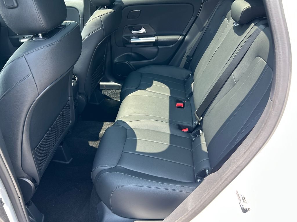 New 2026 Polar White Mercedes-Benz GLA 250 image 25